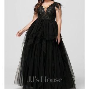 Princess V-Neck Floor-Length Tulle Prom Dresses With Faux Feather Sequins